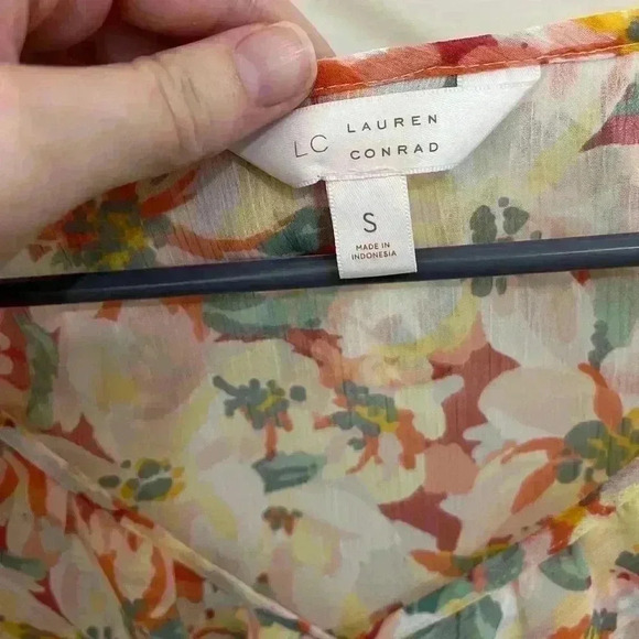 Lauren Conrad LC floral ruffled sheer blouse size small - Picture 7 of 12